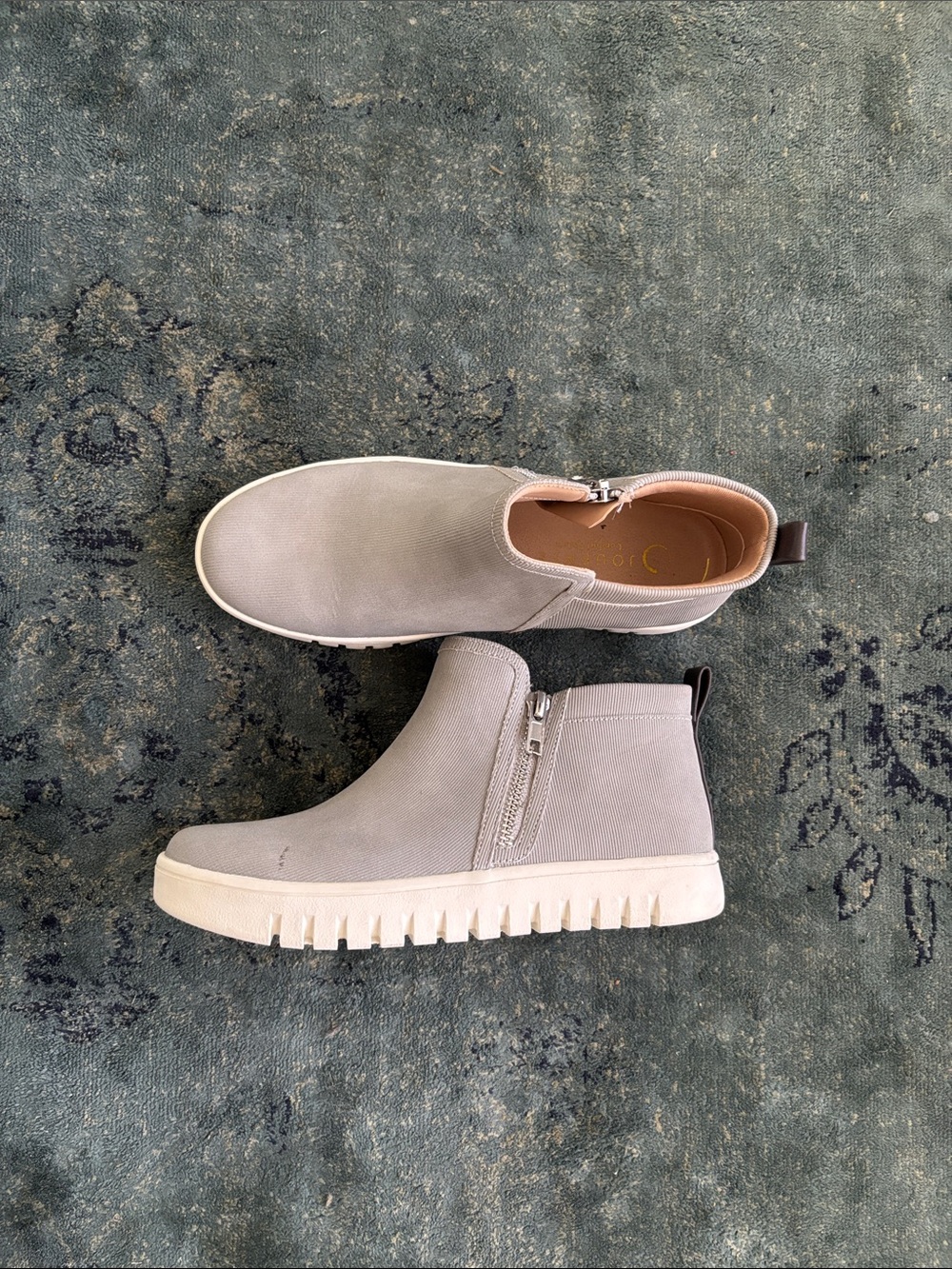 Girls Journee sneaker booties size 6